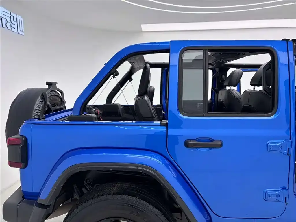 Jeep Wrangler — фото 3