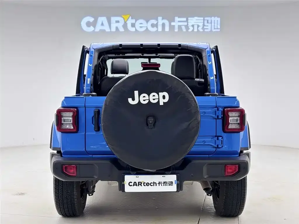 Jeep Wrangler — фото 8