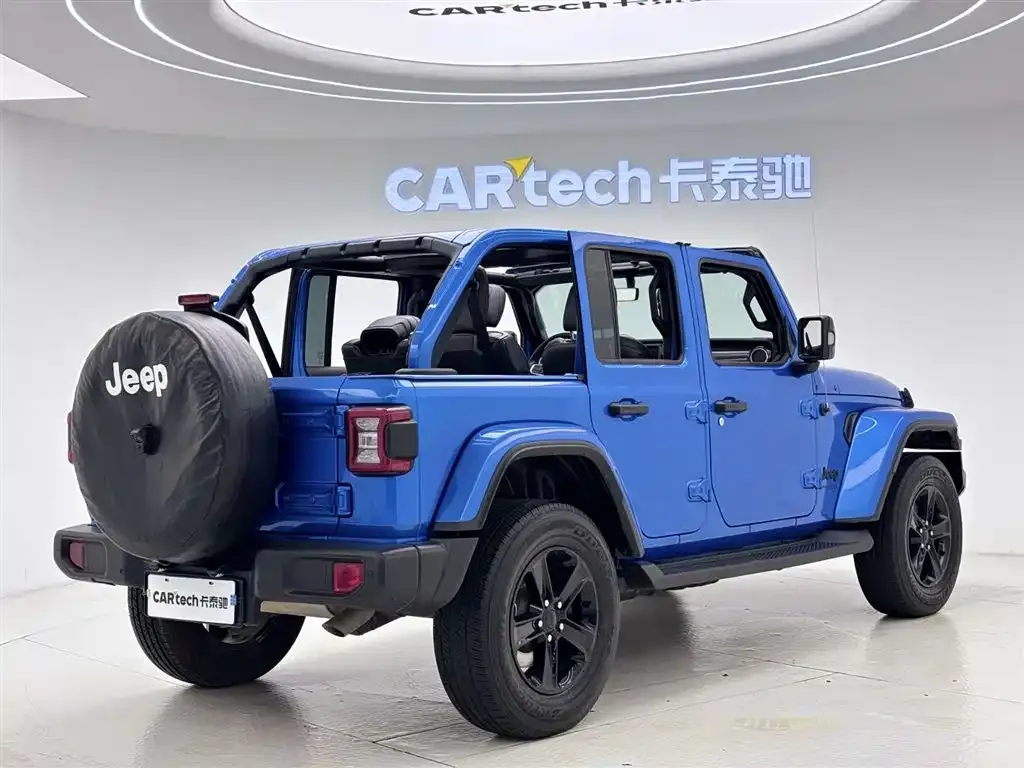 Jeep Wrangler — фото 7