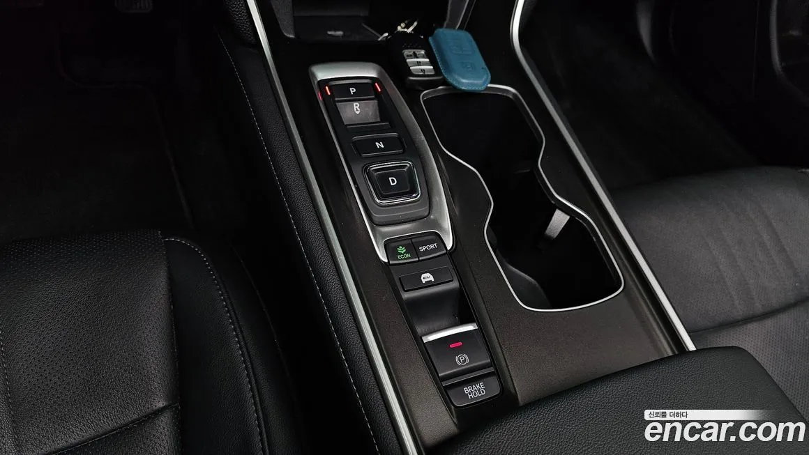 Honda Accord — фото 10