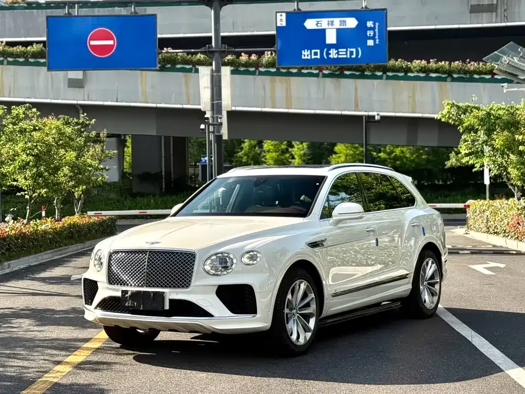 Bentley Bentayga — фото 3