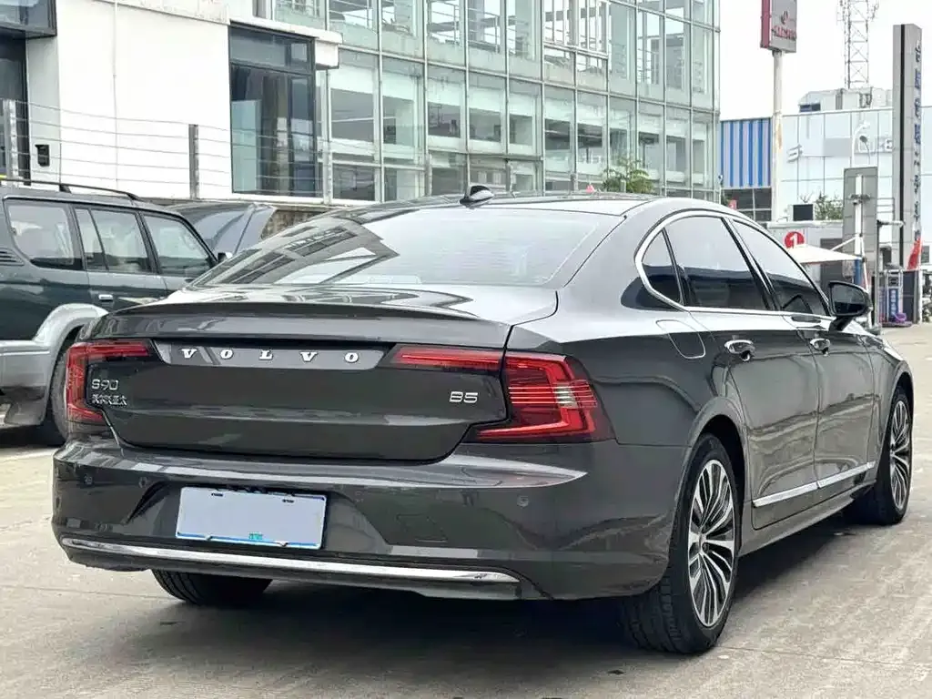 Volvo S90 — фото 3