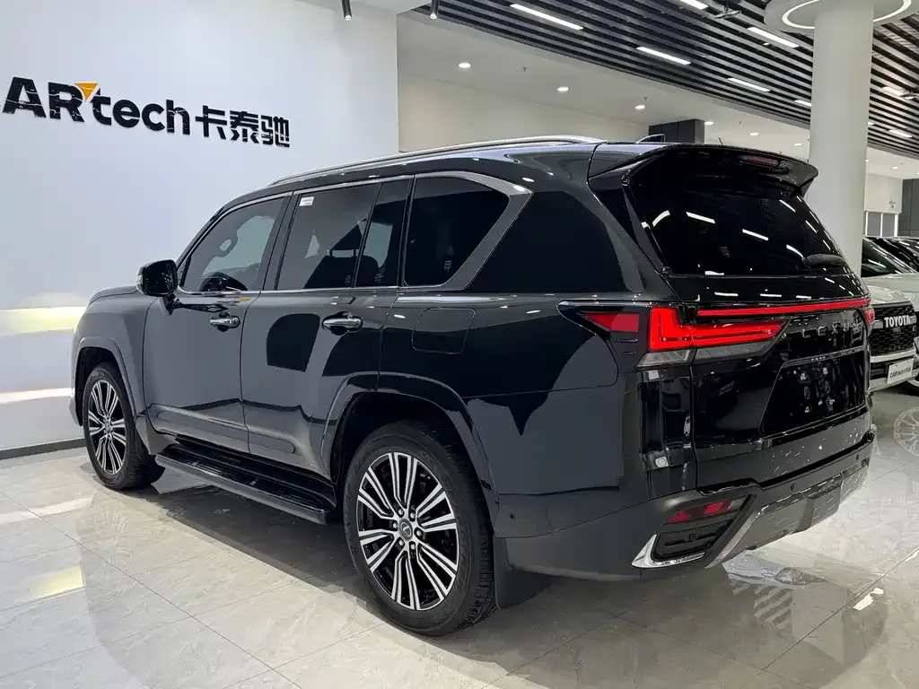 Lexus LX — фото 9
