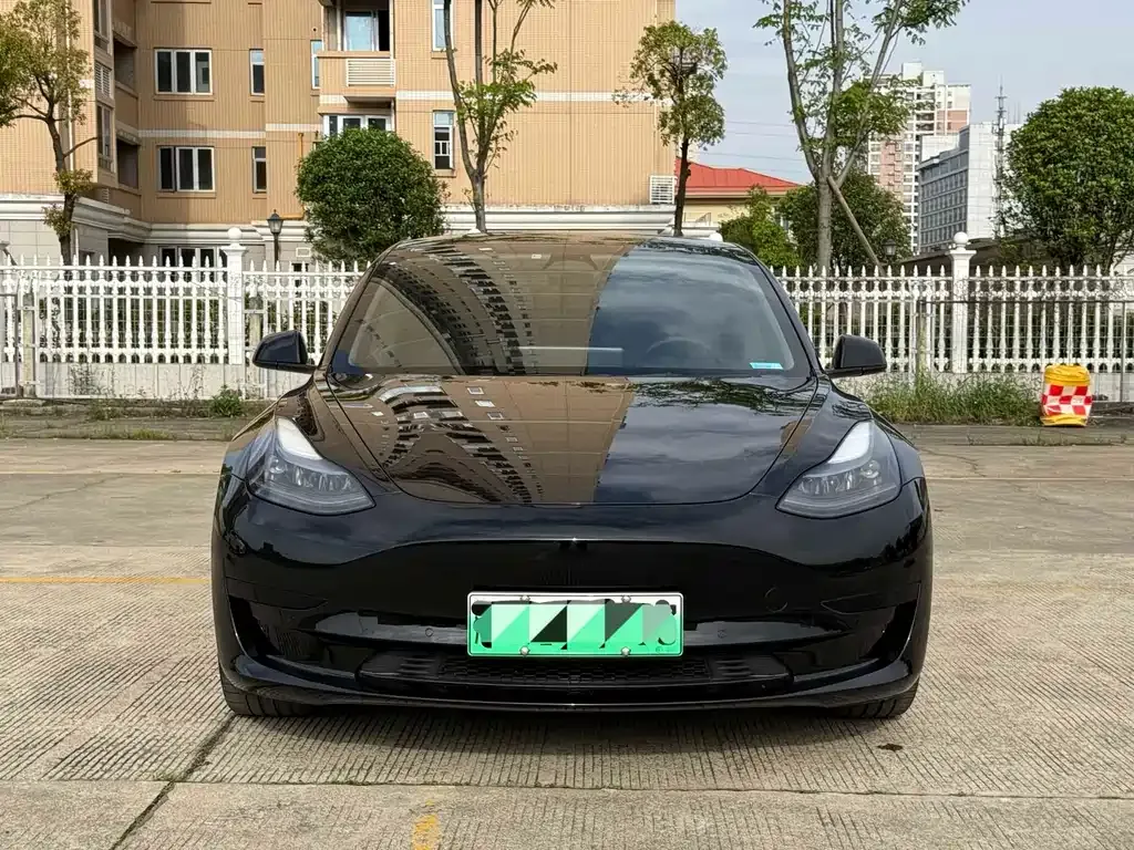 Tesla Model 3 — фото 7