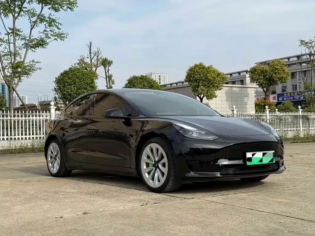 Tesla Model 3 — фото 10