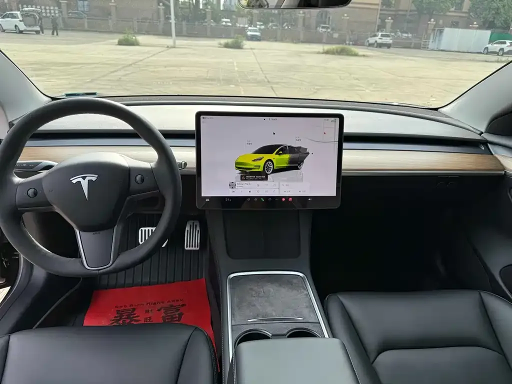 Tesla Model 3 — фото 3