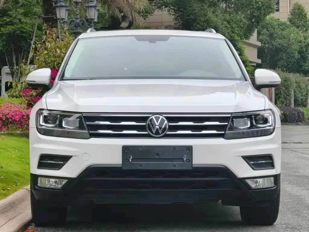 Volkswagen Tiguan L — фото 3