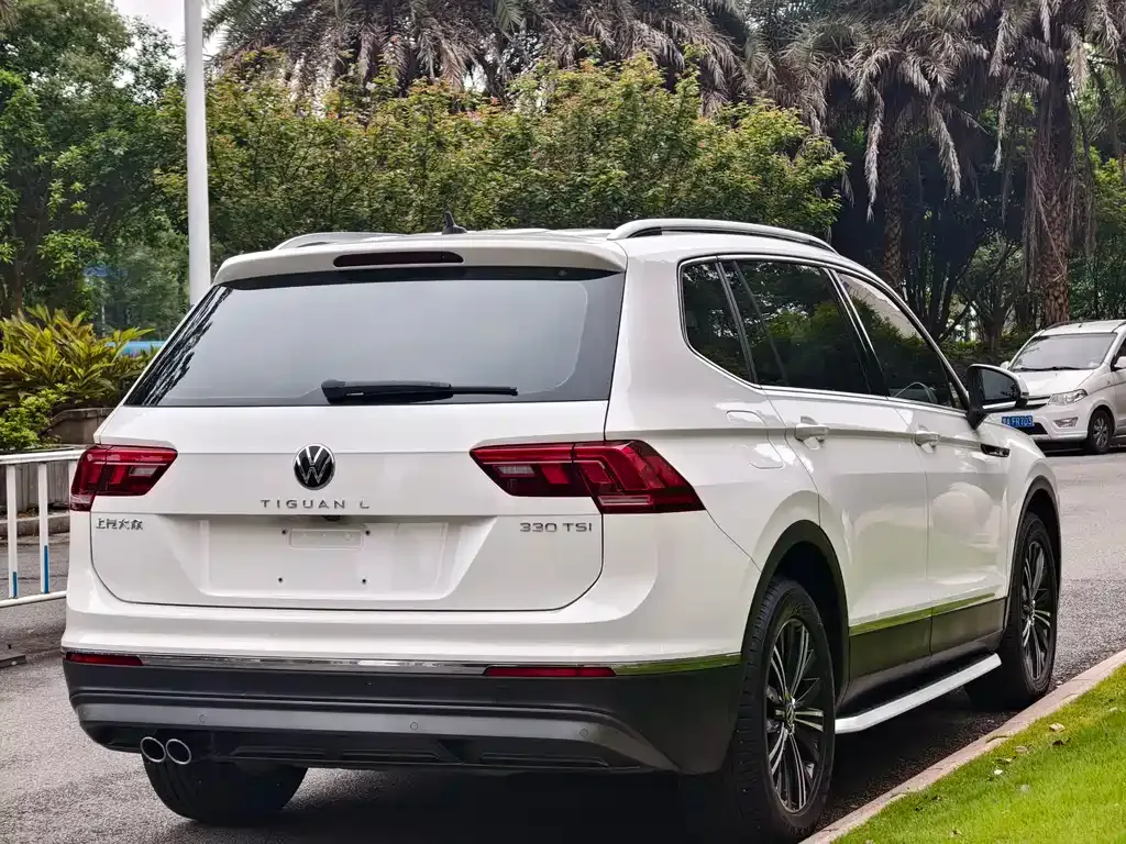 Volkswagen Tiguan L — фото 9
