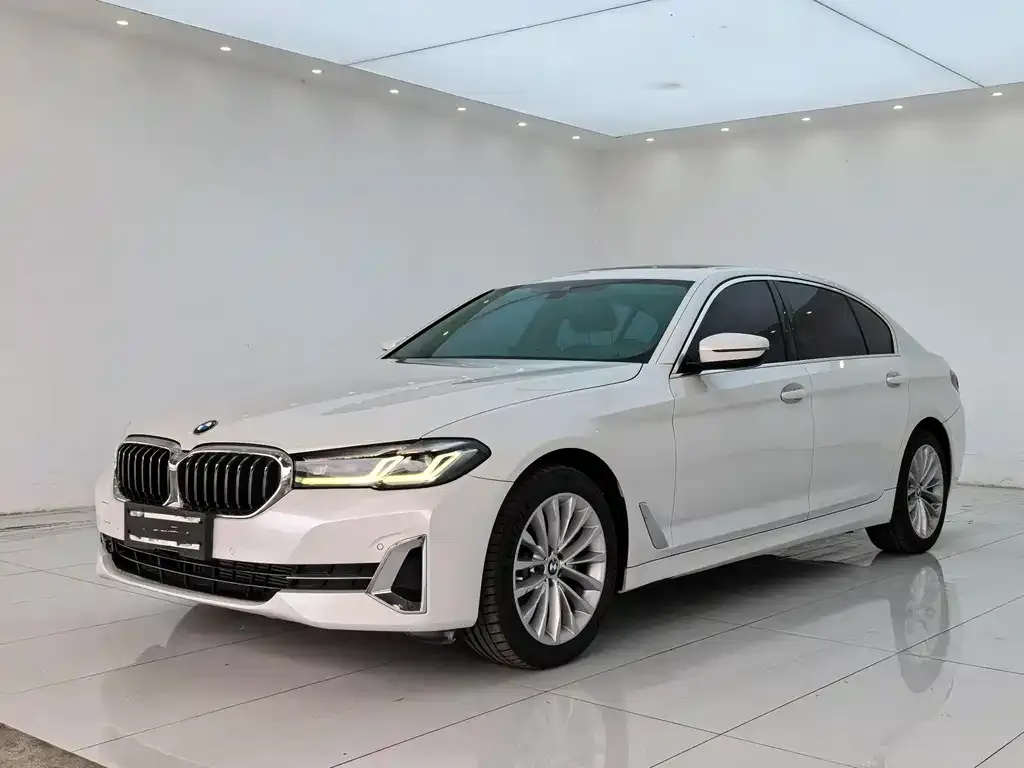 BMW 5 Series — фото 1
