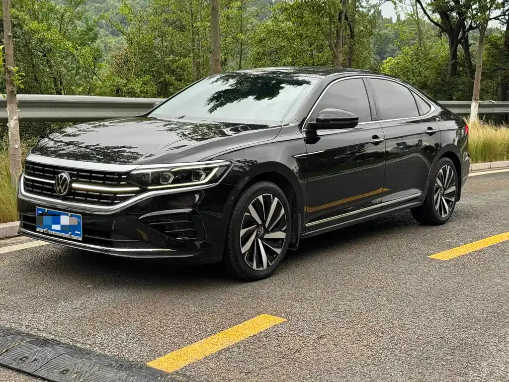 Volkswagen Passat — фото 1