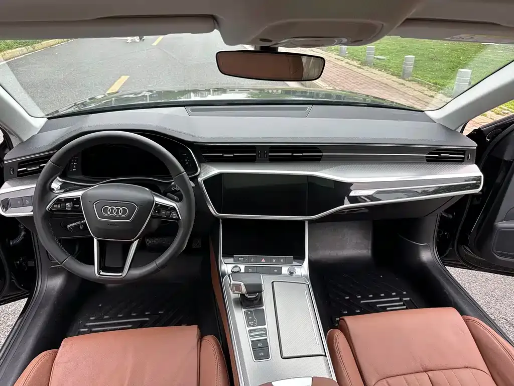 Audi A6L — фото 9