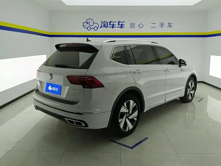 Volkswagen Tiguan L — фото 9