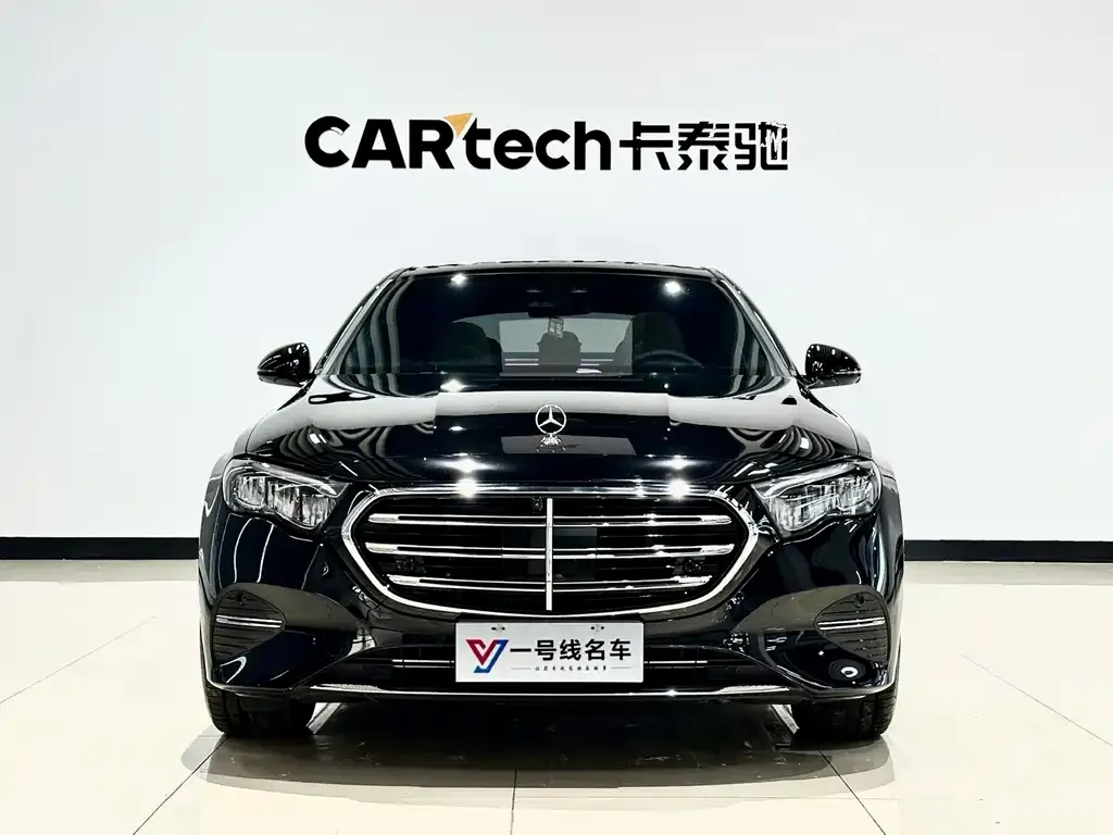 Mercedes-Benz E-Class — фото 1