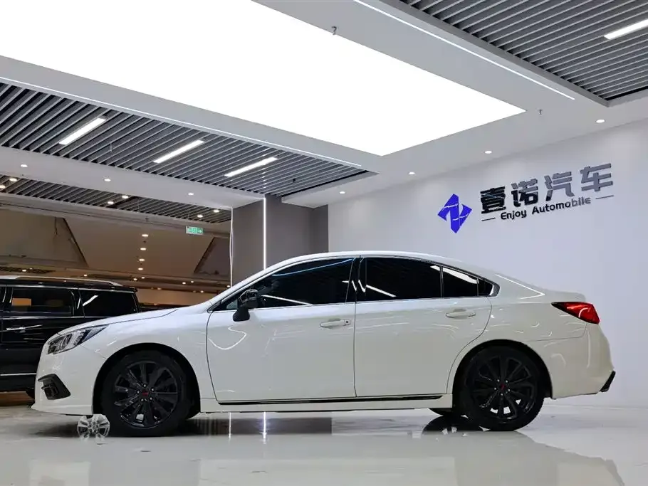 Subaru Legacy — фото 6
