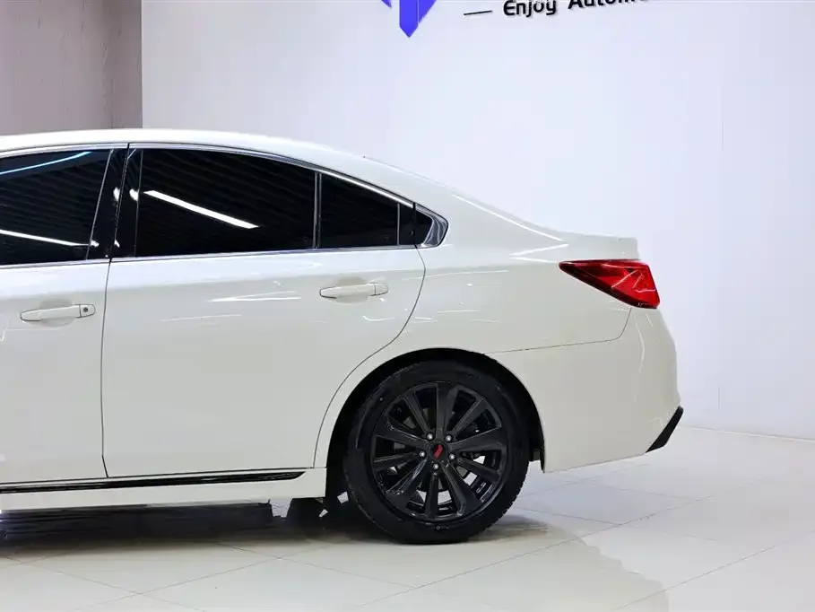 Subaru Legacy — фото 2