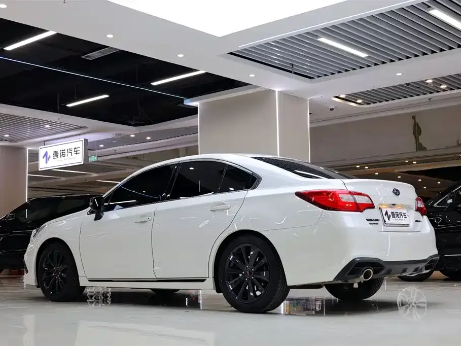 Subaru Legacy — фото 9