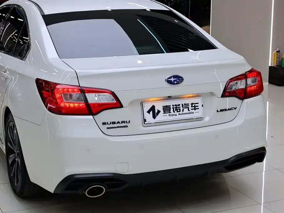 Subaru Legacy — фото 7