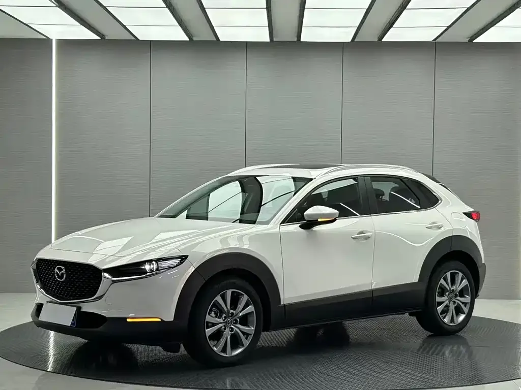Mazda CX-30 — фото 1