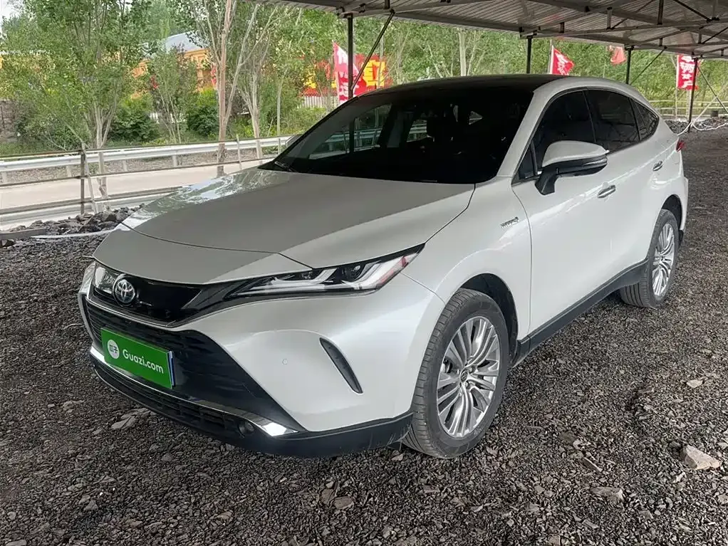 Toyota Harrier — фото 1