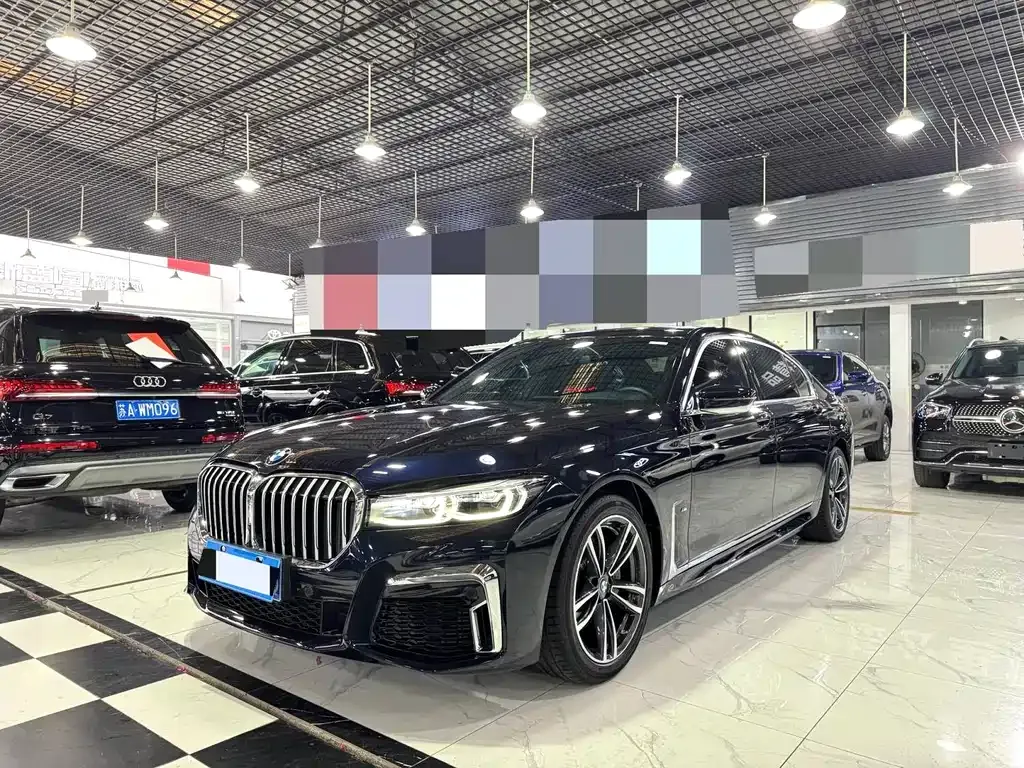 BMW 7 Series — фото 1