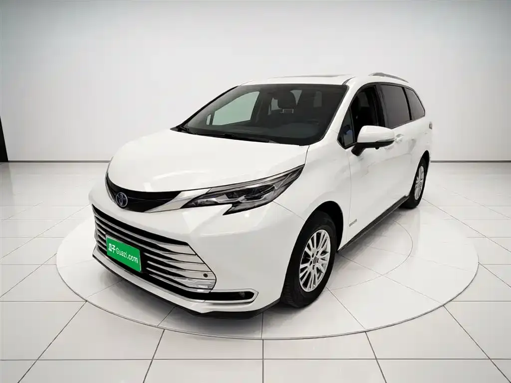 Toyota Sienna — фото 4