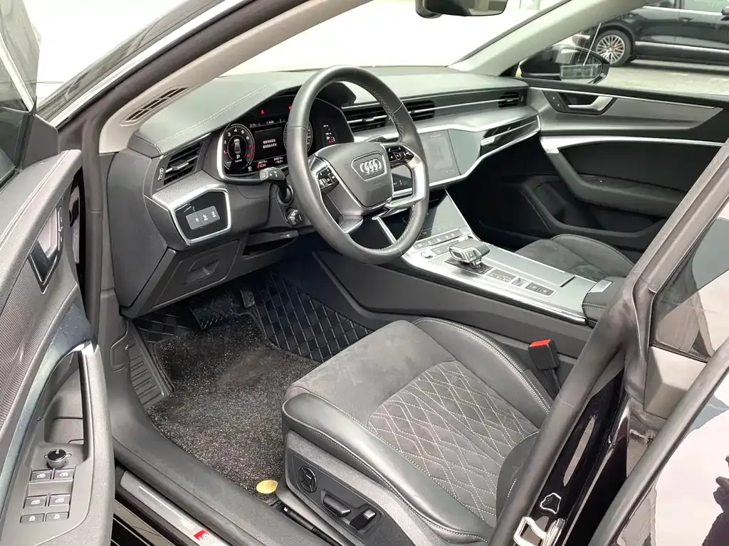 Audi A7L — фото 7
