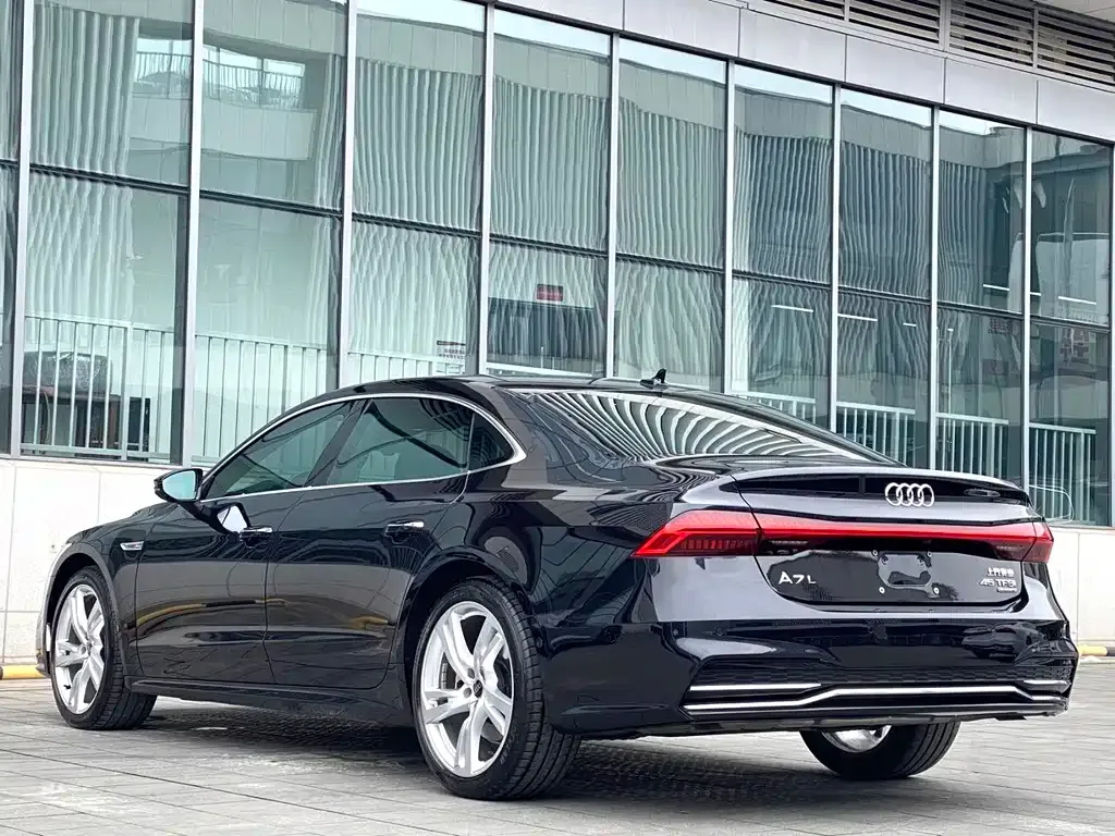 Audi A7L — фото 8