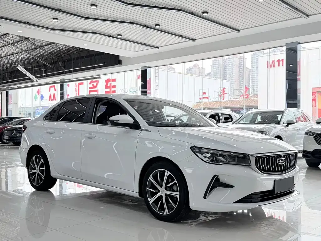 Geely Emgrand — фото 3