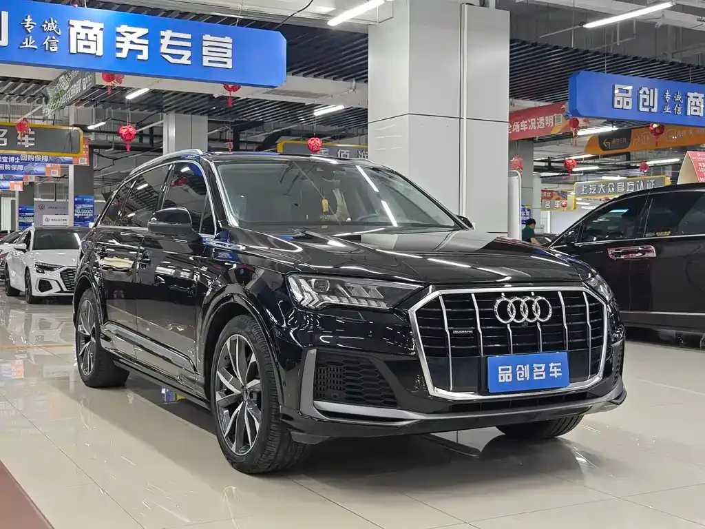Audi Q7 — фото 10