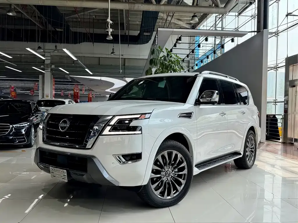 Nissan Patrol — фото 1