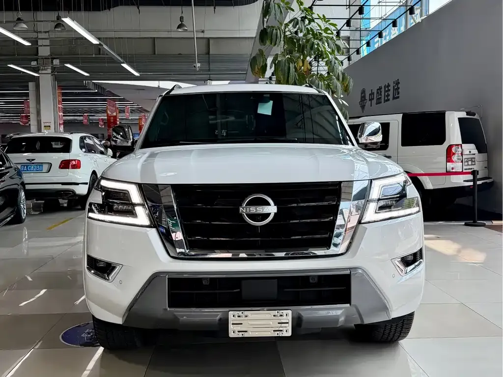Nissan Patrol — фото 5