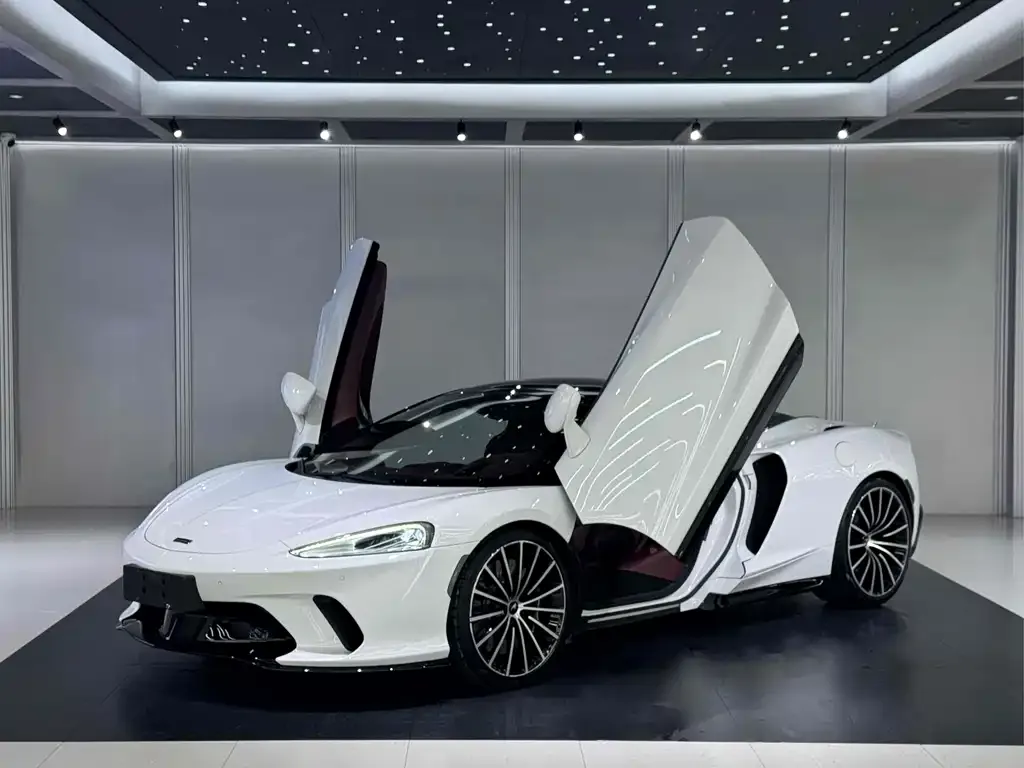 McLaren GT — фото 1