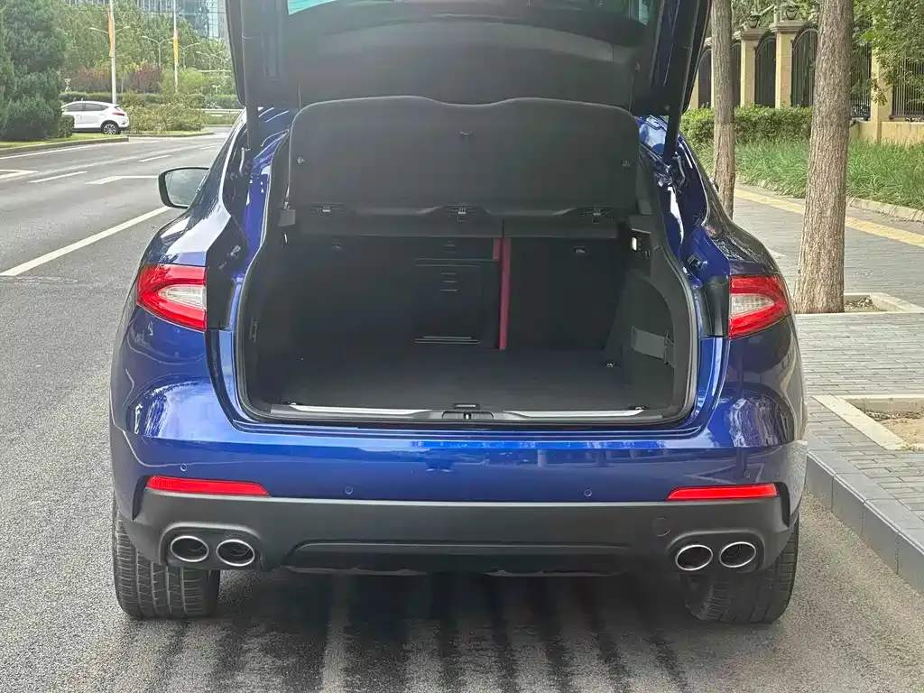 Maserati Levante — фото 9
