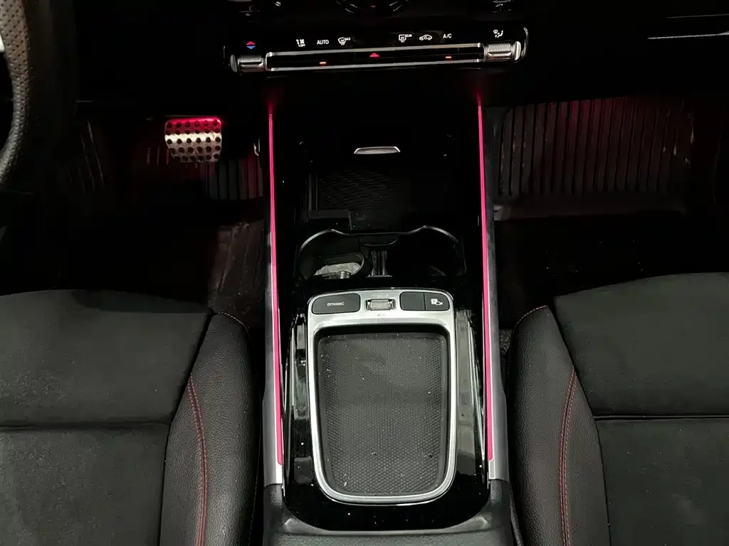 Mercedes-Benz GLB AMG — фото 2