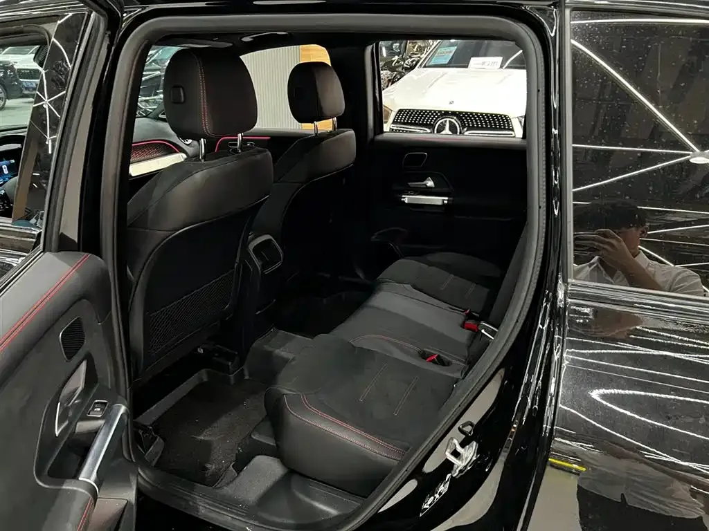 Mercedes-Benz GLB AMG — фото 3