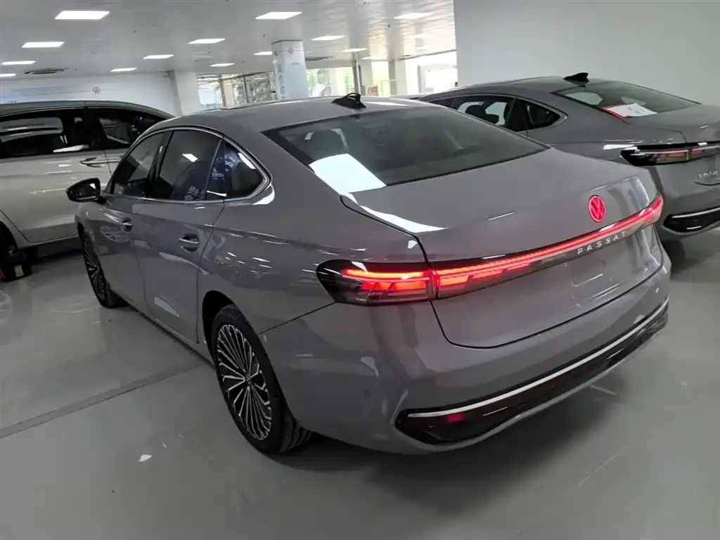 Volkswagen Passat — фото 9