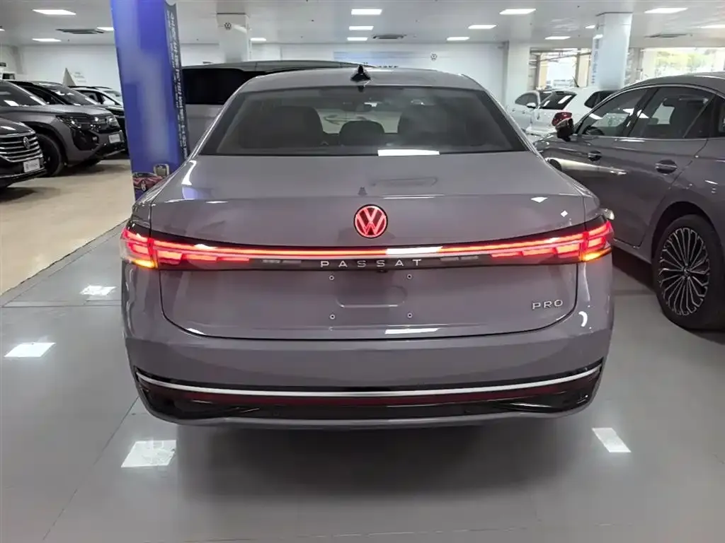 Volkswagen Passat — фото 10