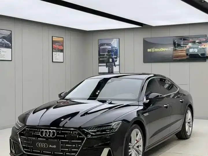 Audi A7L — фото 1