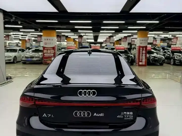 Audi A7L — фото 8