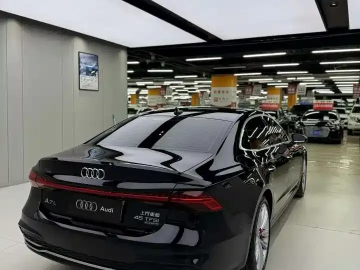 Audi A7L — фото 5
