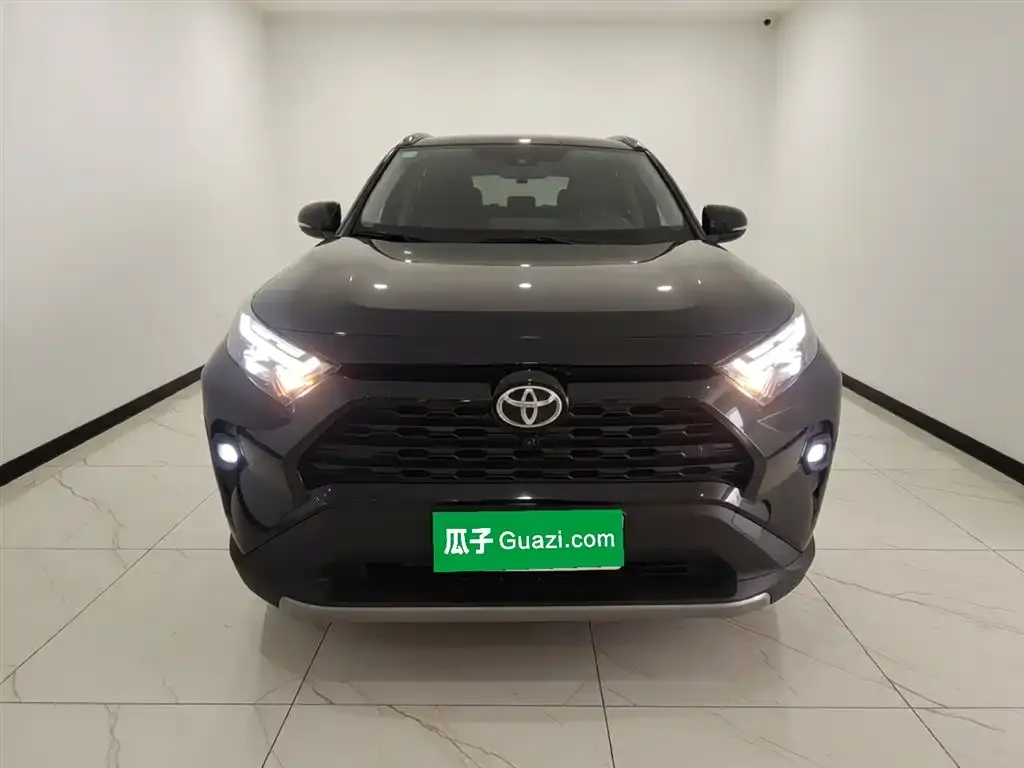 Toyota RAV4 — фото 2