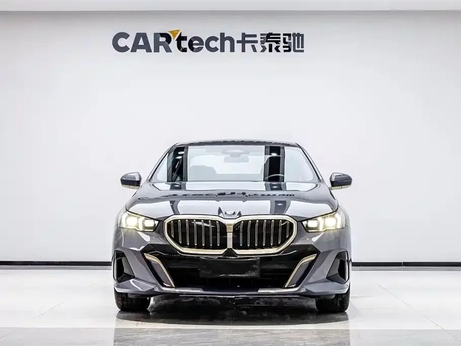 BMW 5 Series — фото 9