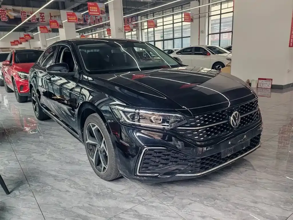 Volkswagen Passat — фото 1