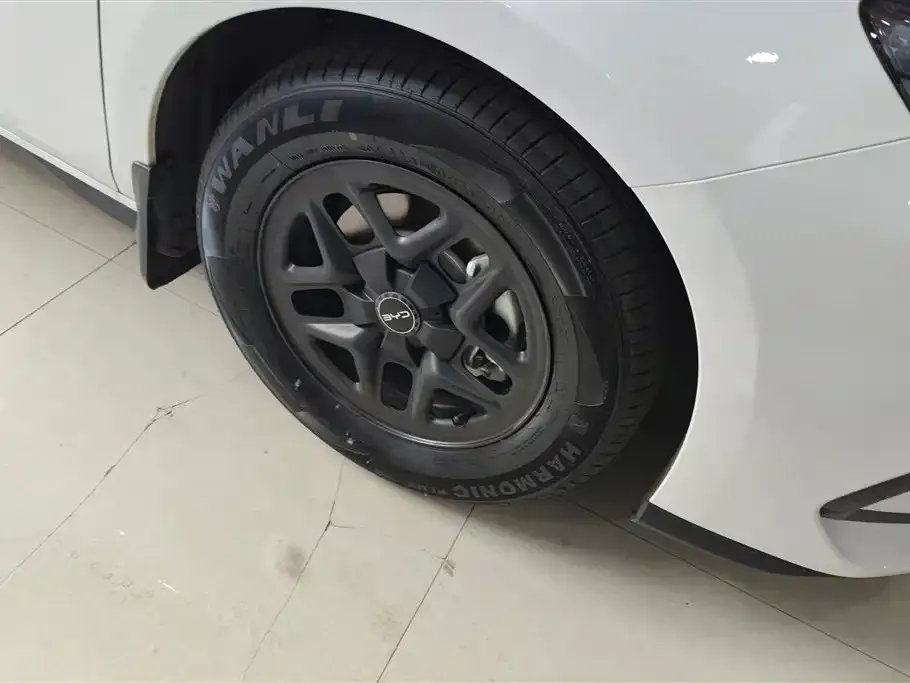 BYD Seal 05 DM-i — фото 5