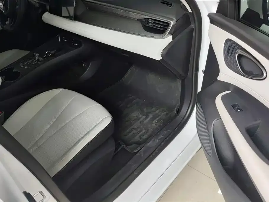BYD Seal 05 DM-i — фото 4