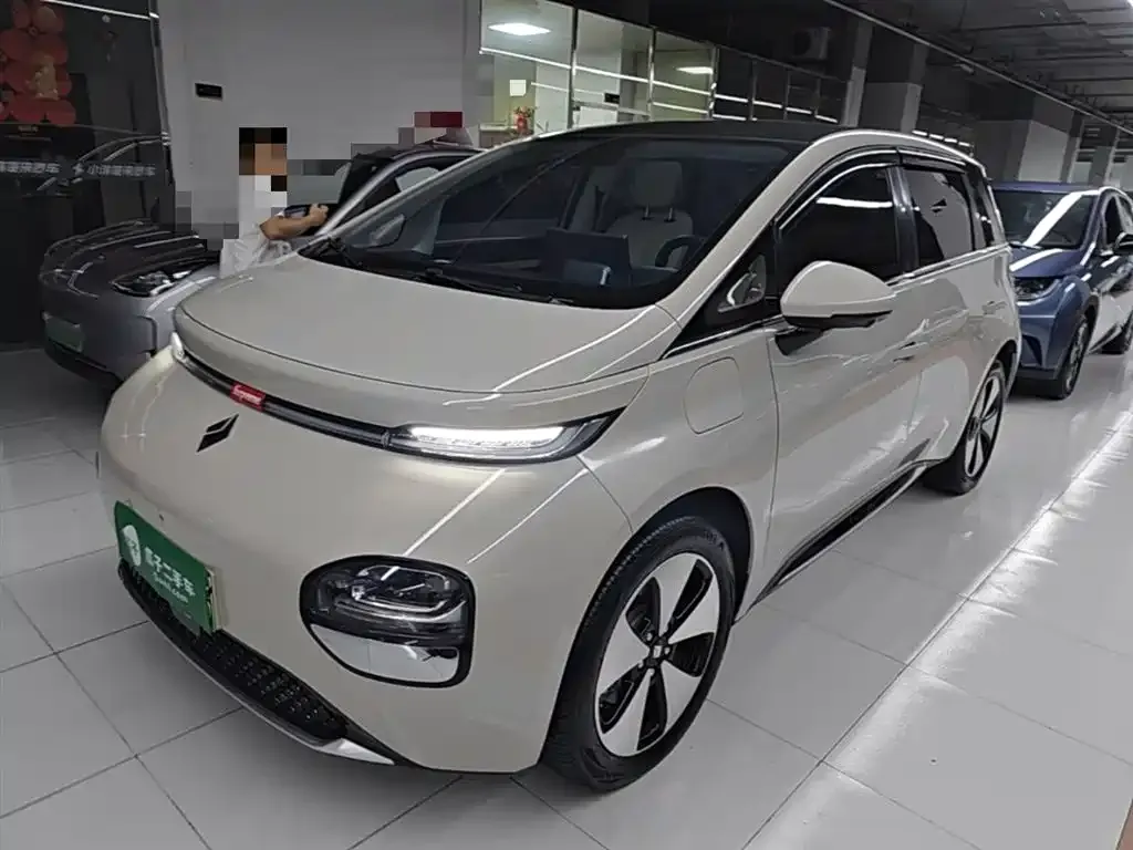 Baojun Yunduo — фото 1