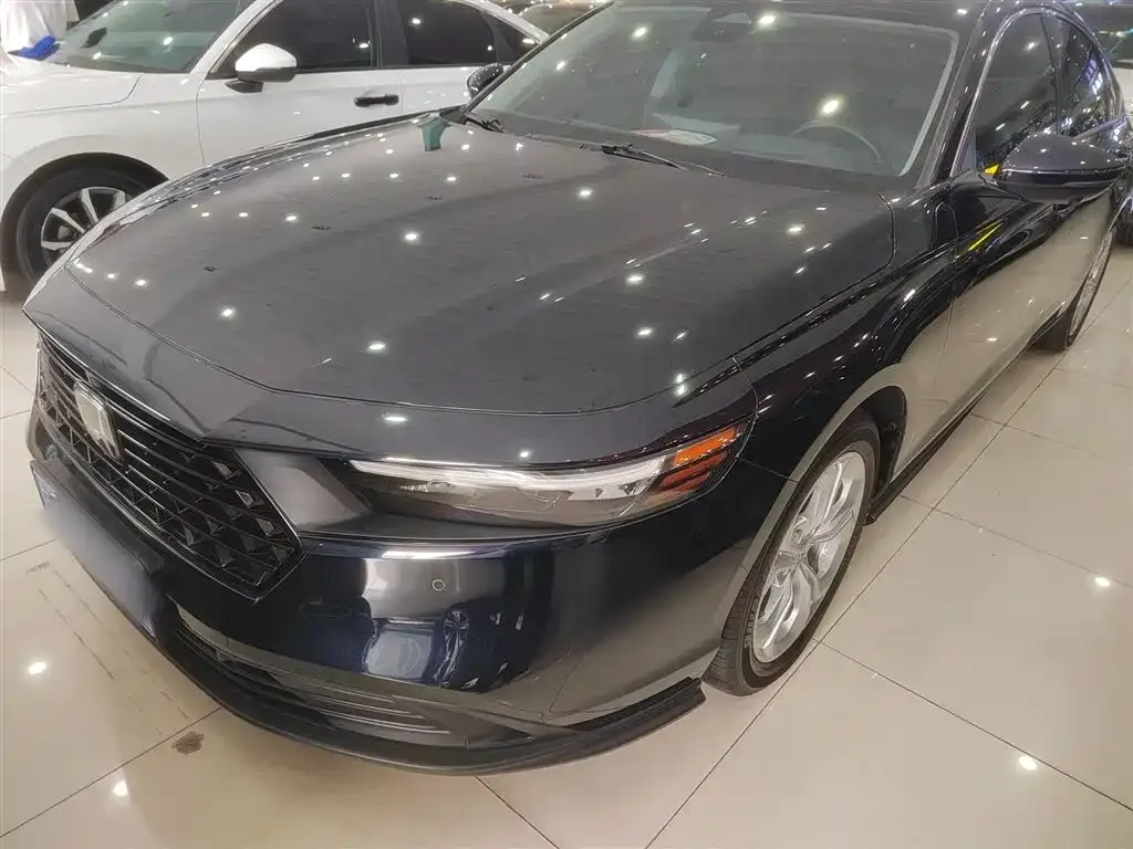 Honda Accord — фото 1