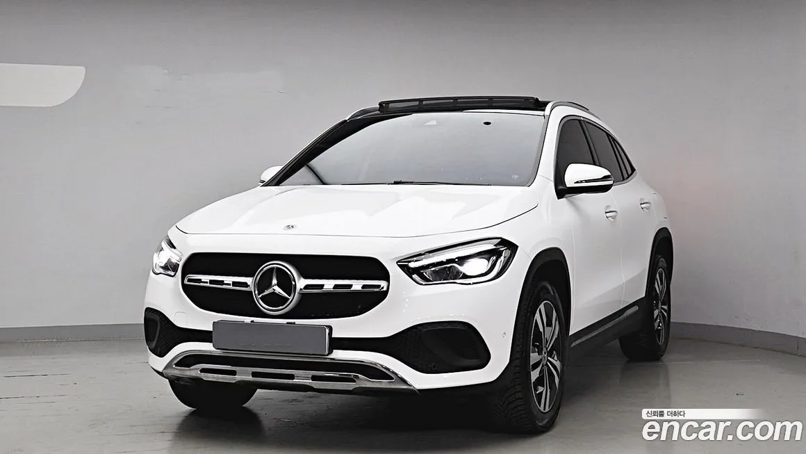 Mercedes-Benz GLA-Class — фото 10