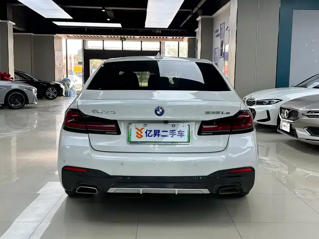 BMW 5 Series New Energy — фото 3