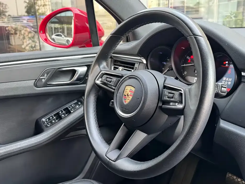Porsche Macan — фото 4